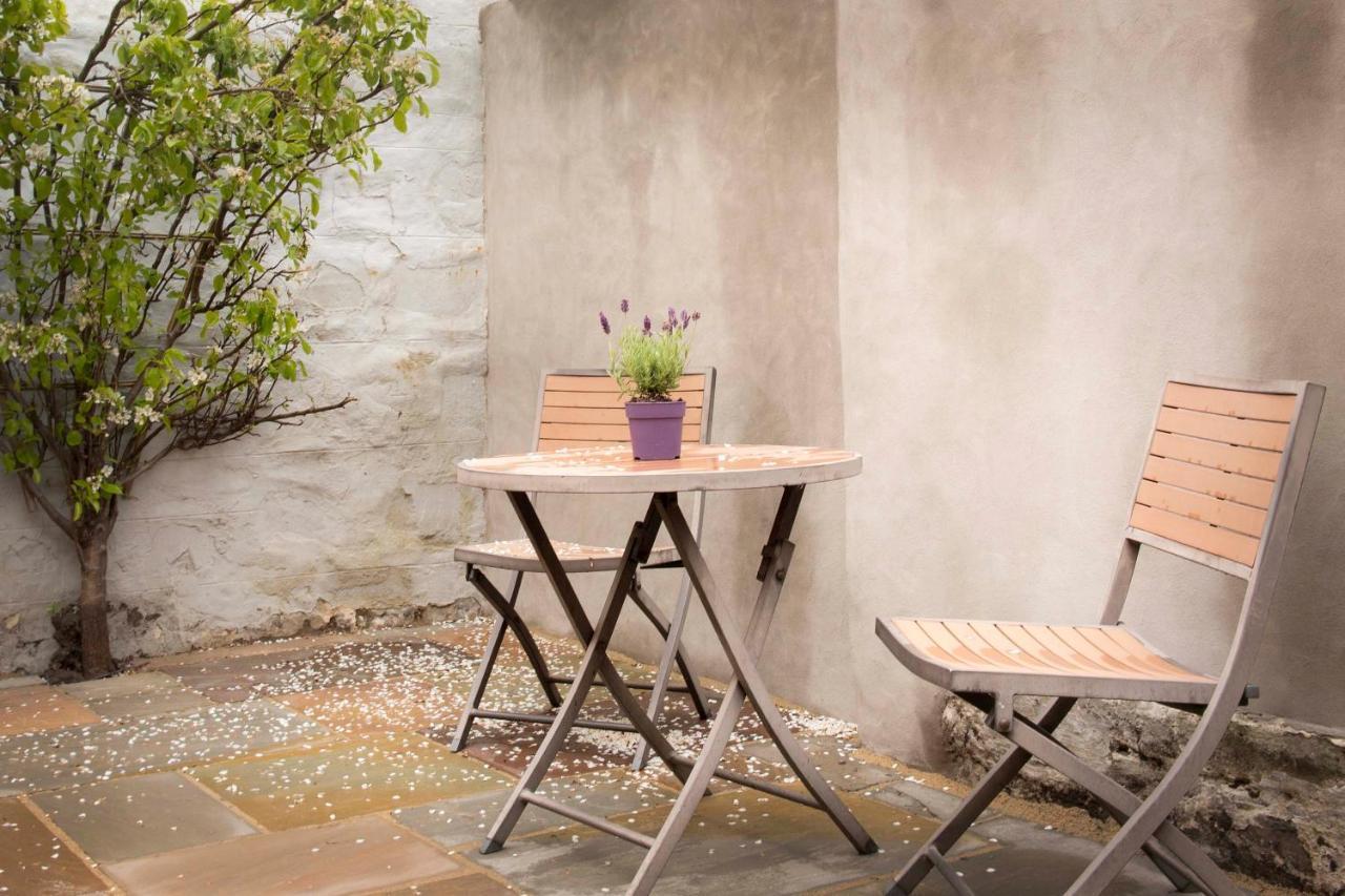 Pear Tree Cottage カレン エクステリア 写真