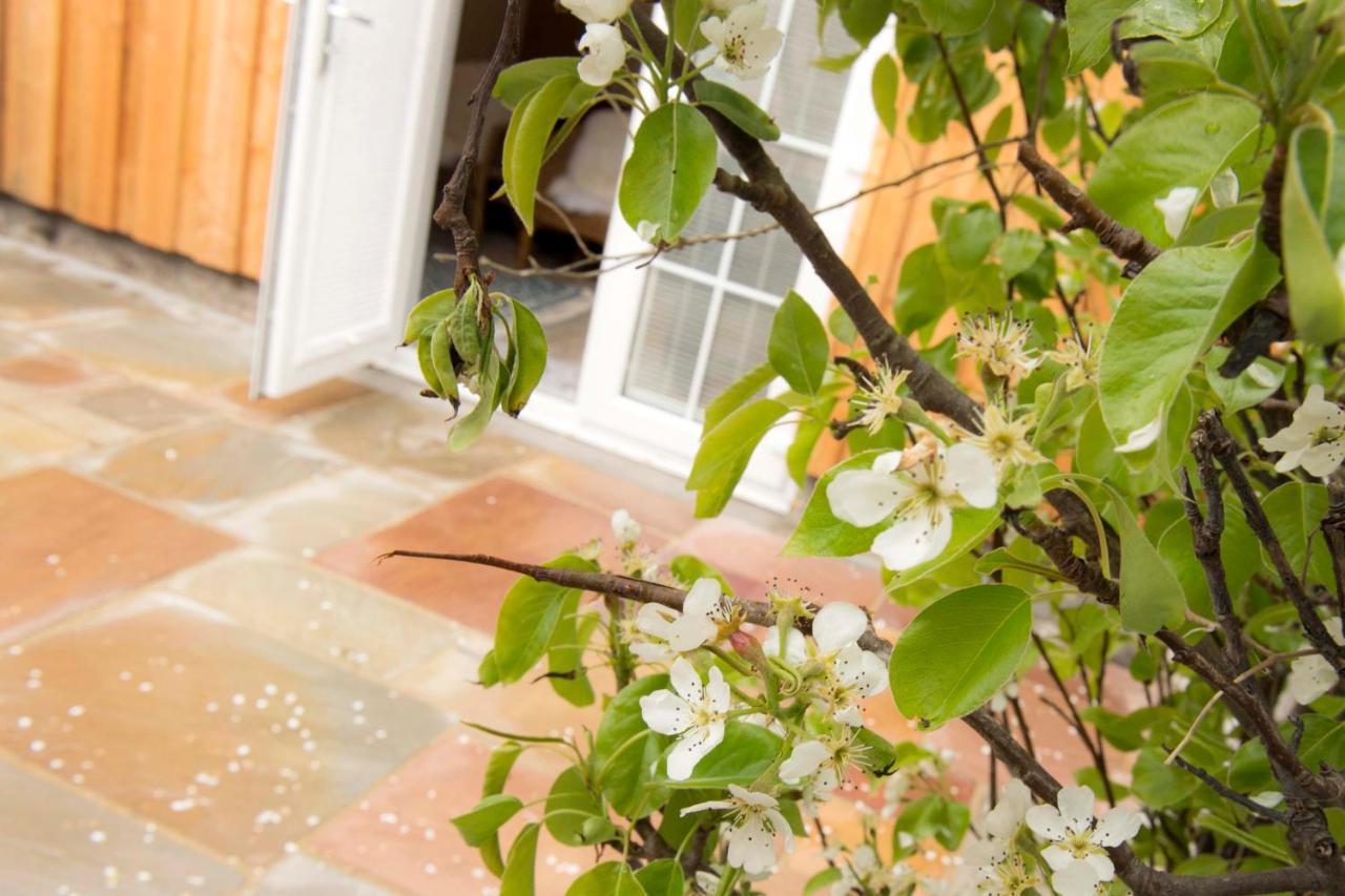 Pear Tree Cottage カレン エクステリア 写真